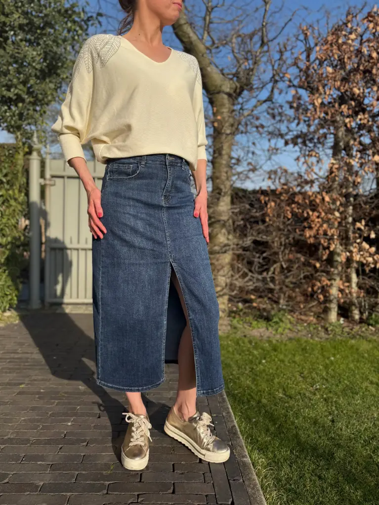 Donkerblauwe jeansrok met split  